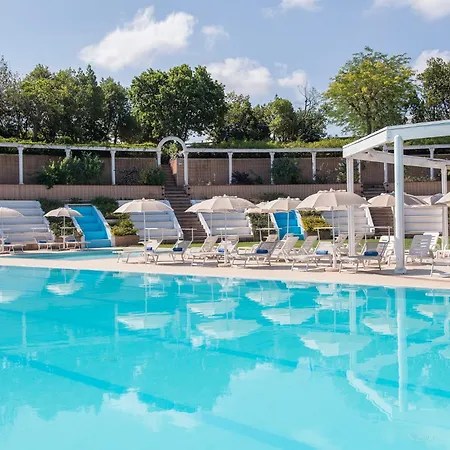 Hotel D'aragona Lifestyle 4*