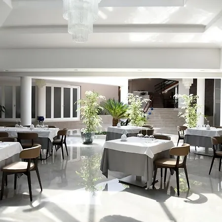 D'aragona Lifestyle فندق كونفيرسانو