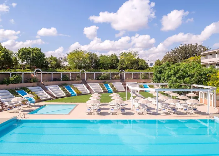 מלון D'aragona Lifestyle 4*