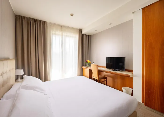 מלון D'aragona Lifestyle 4*